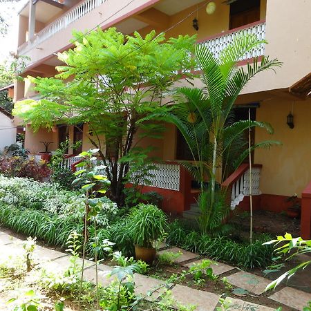 Pinto Guest House Candolim Exteriör bild