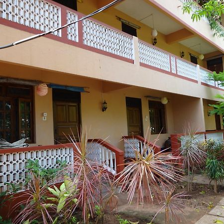 Pinto Guest House Candolim Exteriör bild