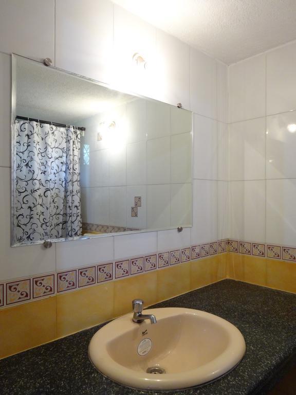Pinto Guest House Candolim Rum bild
