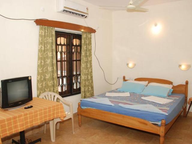Pinto Guest House Candolim Rum bild