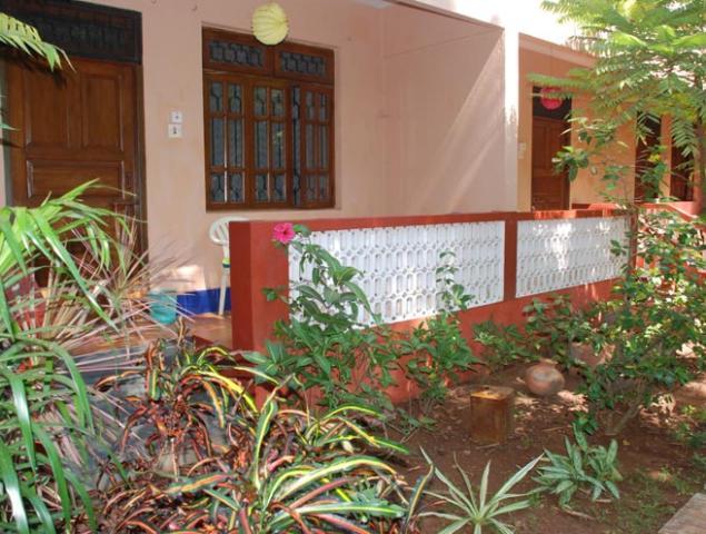 Pinto Guest House Candolim Rum bild