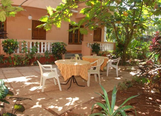 Pinto Guest House Candolim Rum bild