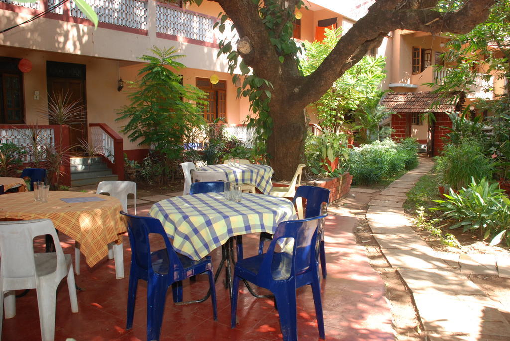 Pinto Guest House Candolim Exteriör bild